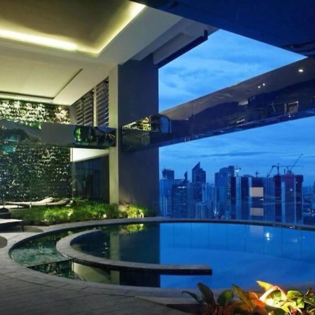 Seven Doors Aparthotels In Gramercy Makati Makati City Buitenkant foto