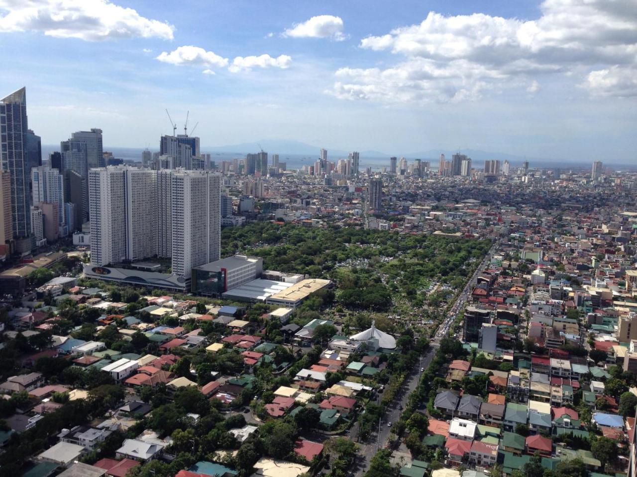 Seven Doors Aparthotels In Gramercy Makati Makati City Buitenkant foto