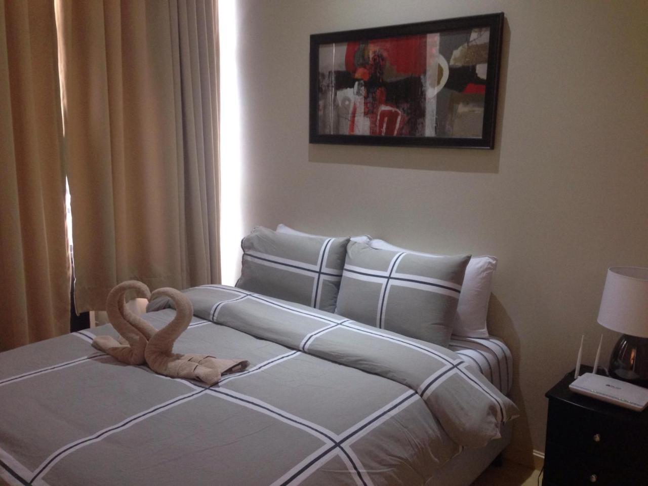 Seven Doors Aparthotels In Gramercy Makati Makati City Buitenkant foto