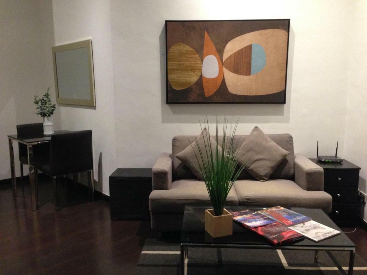 Seven Doors Aparthotels In Gramercy Makati Makati City Buitenkant foto