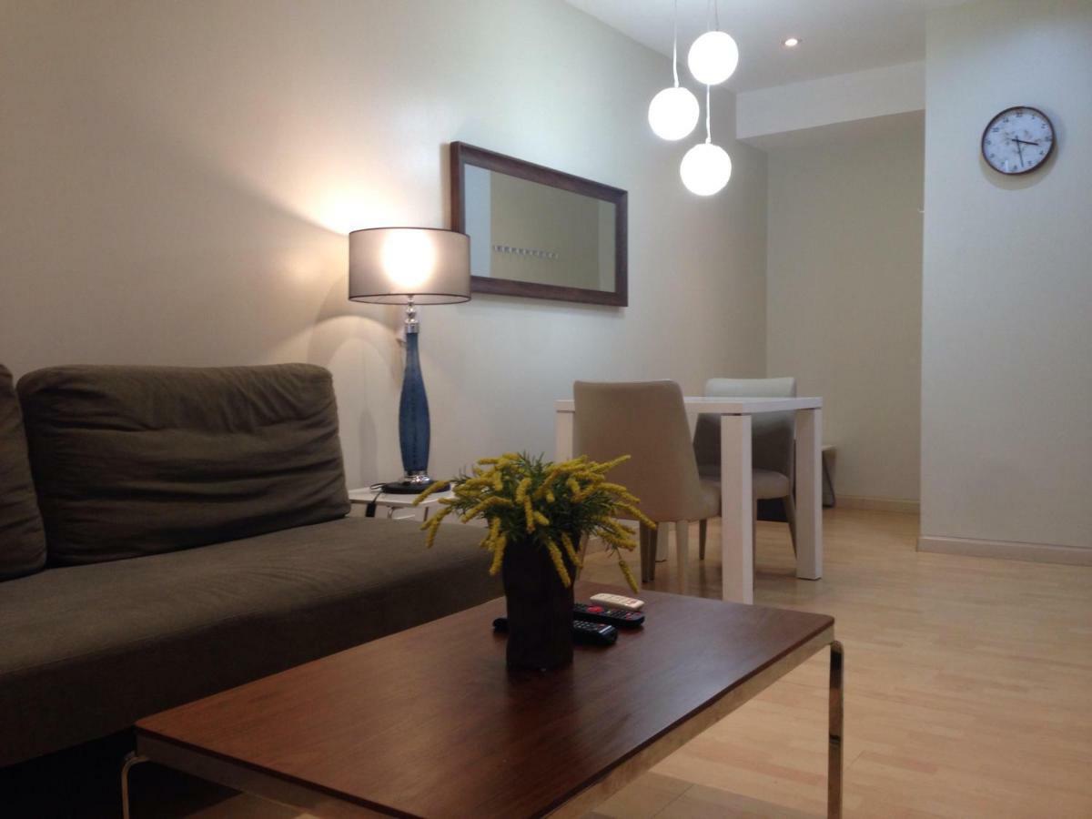 Seven Doors Aparthotels In Gramercy Makati Makati City Buitenkant foto
