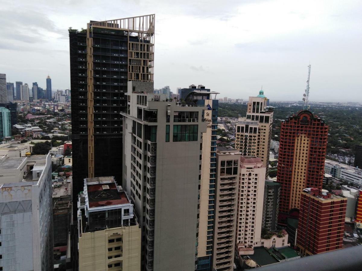 Seven Doors Aparthotels In Gramercy Makati Makati City Buitenkant foto